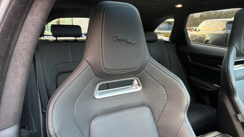 Jaguar F-Pace 2.0 D200 R-Dynamic HSE Black 5dr Auto AWD Diesel Estate